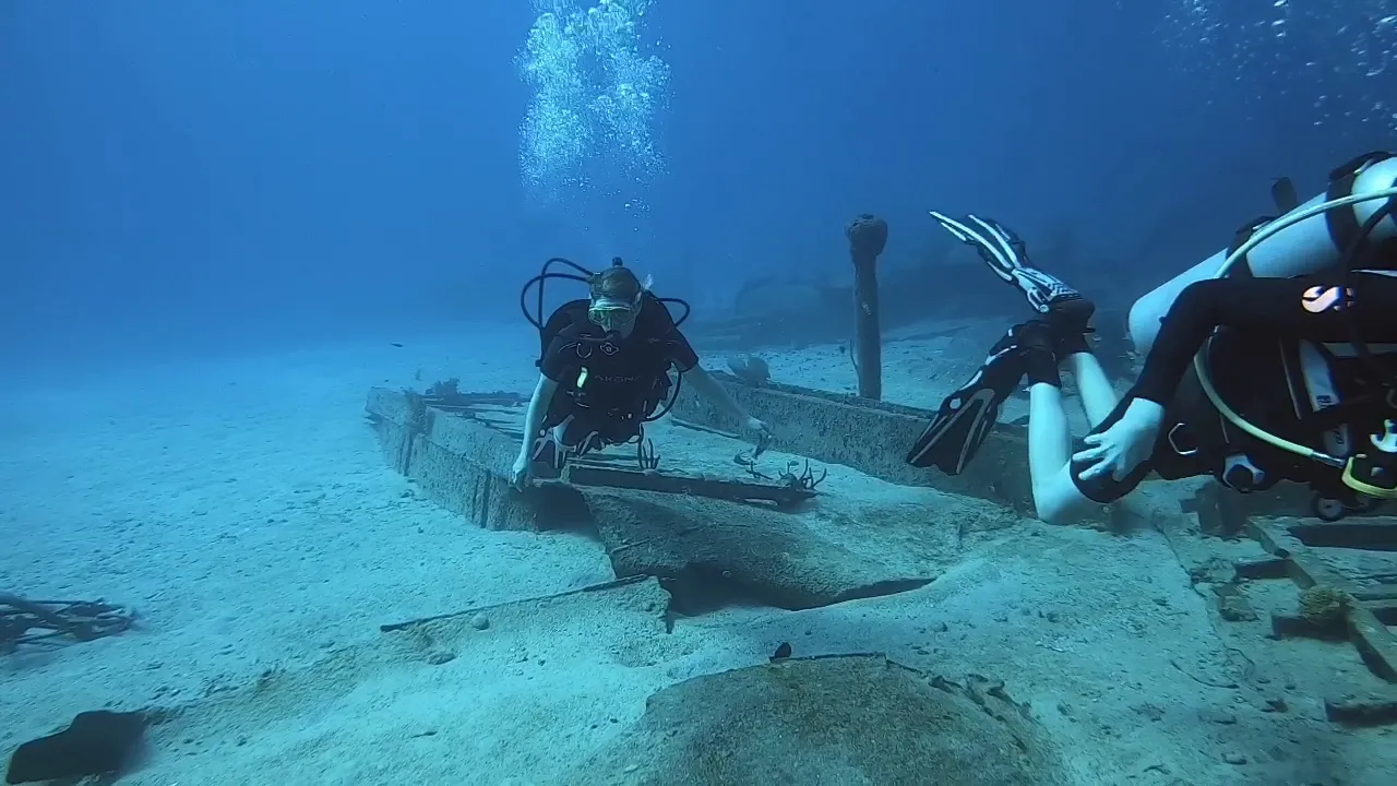 Grand Cayman Ora Verde wreck and Paradise Reef