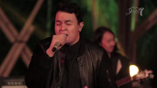 Download Tulus - Jangan Cintai Aku Apa Adanya (Live at Jazz Gunung Bromo 2015) MP3