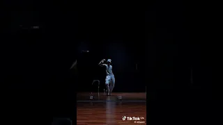 رقص نيكي على اغنية لايك جيني 