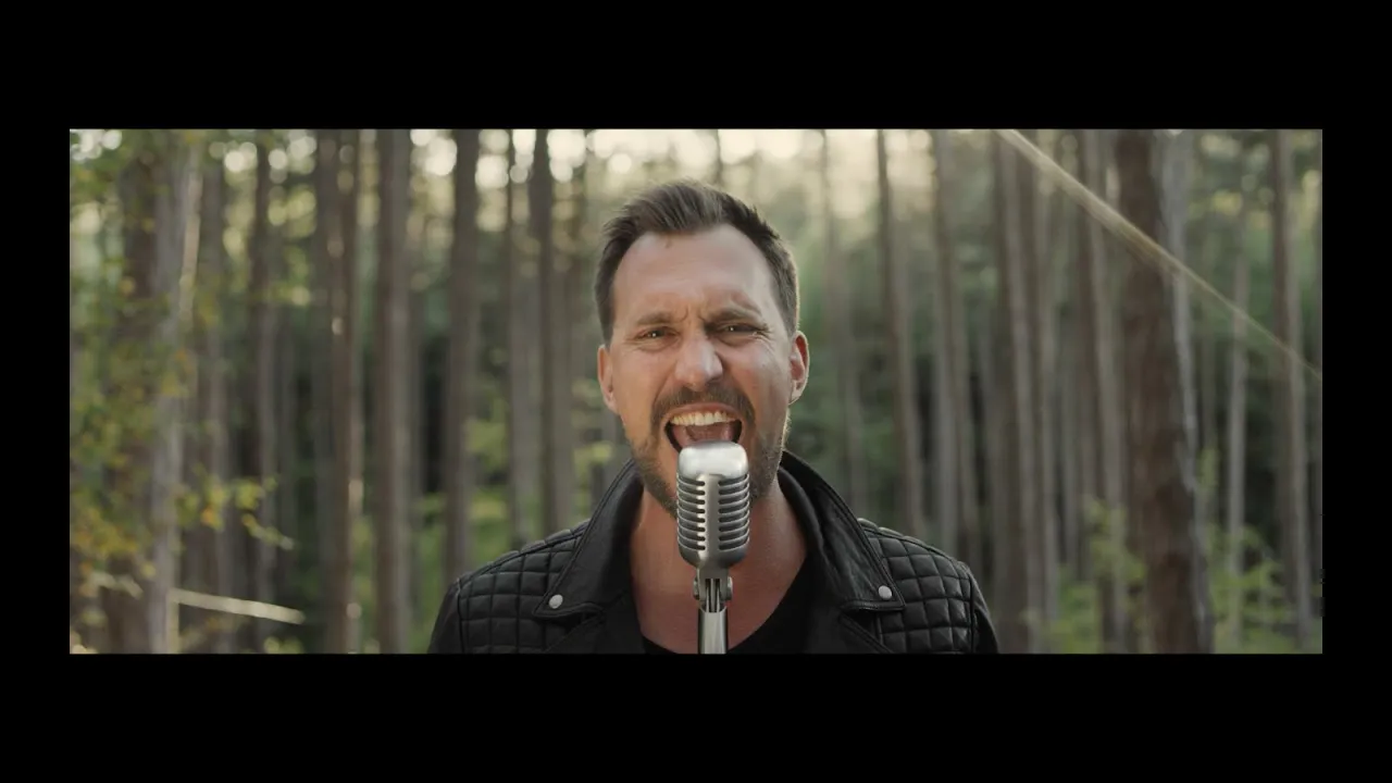 Evon Rose - Something More (Official Video) Evon Rose - Something More (Official Video)
