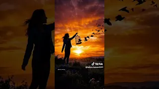كوني الطفلة التي في داخلكي تضحك رغم كل التعب    دندنها