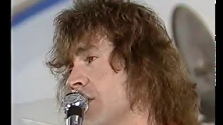 Vavel - Christmas time Lies in your eyes from 1988 movie