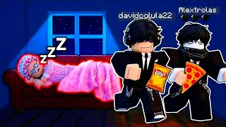 NOS ESCODIMOS DE LA ABUELA EN ROBLOX