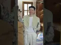 부유한 가문이 기적을 행하는 의사에게 거액의 현상금을 걸지만,불운한 거지가 위독한 약혼녀를 구해내고 맙니다.하지만 오히려 그 거지에게 사람들 앞에서 버림받고 맙니다!