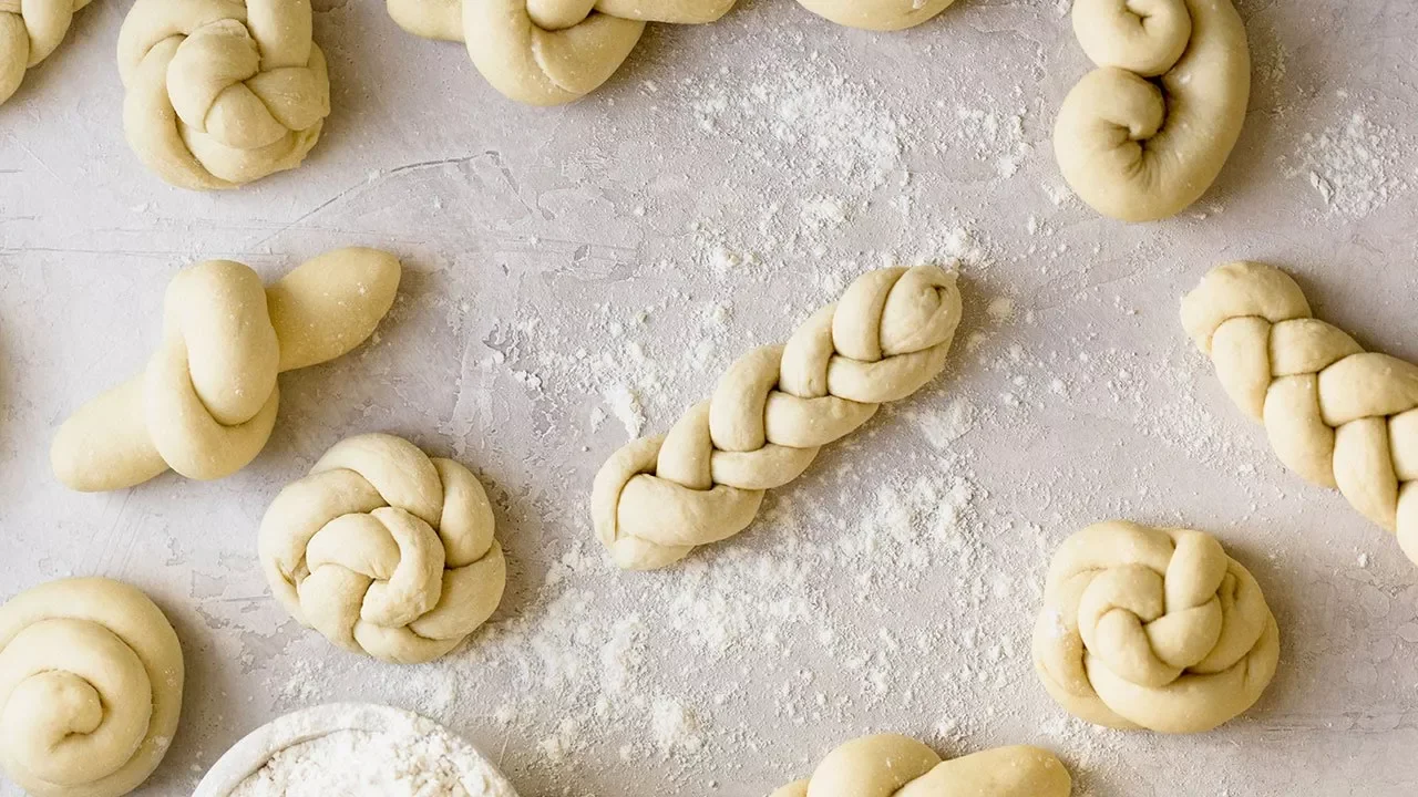 5 Ways To Shape Bread Rolls