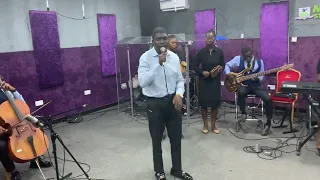 banuso by brymo performed by adeyemi samuel and mtu band as a class project adaptation