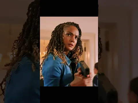Ele teve muita sorte da policia ter chegado a tempo 😱😂 #filmes #trechosdeseries #series #cenas #fypシ