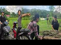 Download Lagu Tien's mother suspects Lien is having an affair with another man.