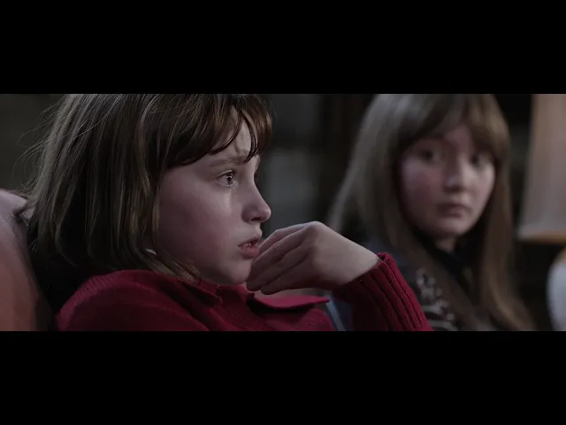 The Conjuring - Il caso Enfield | Clip 'C'è qualcuno qui?'