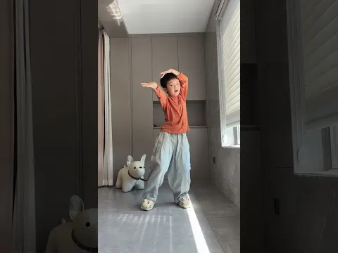 #hiphop😎Dance Indoors And Throw Away Your Worries #baby #cute #funny #dancevideo