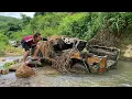 Download Lagu Girl restores 1973 UAZ-469 found in small stream under bridge