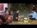 Download Lagu Een kleine, volledige maaltijd voordat we afscheid nemen van Duong en naar huis terugkeren.