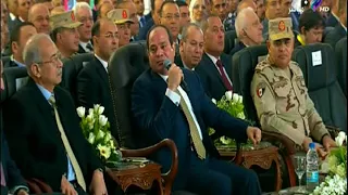 السيسي    انتم باين عليكم متعرفونيش صحيح   انا مش سياسي  دندنها