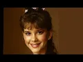 13 Sweet Photos of Kellie Martin