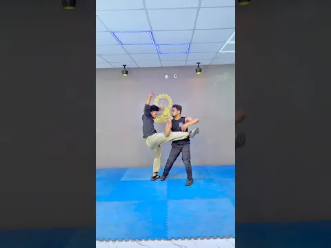 The 1-Second Elbow Strike That Stops Any Attacker π₯ πΊπΈπ₯ #selfdefense #shorts #viral