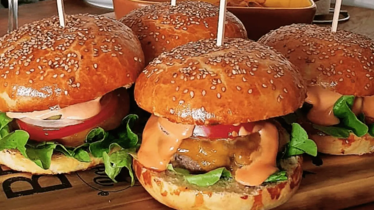 Der Hamburger, der dreimal den 1. Platz bei den US Best Burger Awards gewonnen hat!