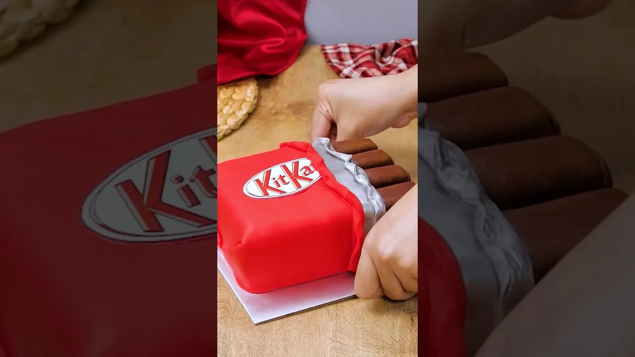 Kit Kat Fondant Cake   World