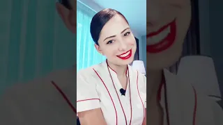 يونيفورم مضيفات الطيران طيران الامارات 