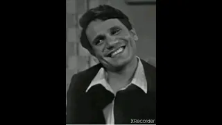 العندليب يغرد بدون موسيقى دندنها