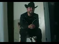 Eden Muñoz - Lejos Estamos Mejor (Video Oficial)