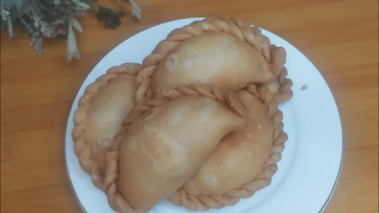 RESEP KULIT PASTEL EMPUK DAN RENYAH TAHAN LAMA TANPA TELUR