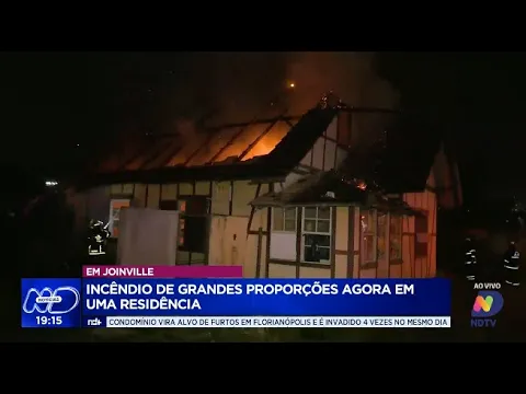 Incêndio de grandes proporções consome residência em Joinville