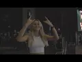 Alana Springsteen - look i like (Official Lyric Video)
