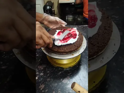 chocolate heart ❤️🙏💜❤️ ka matalab ki garmi # #cake #chocolate #food #chocolatecake #layeredcake