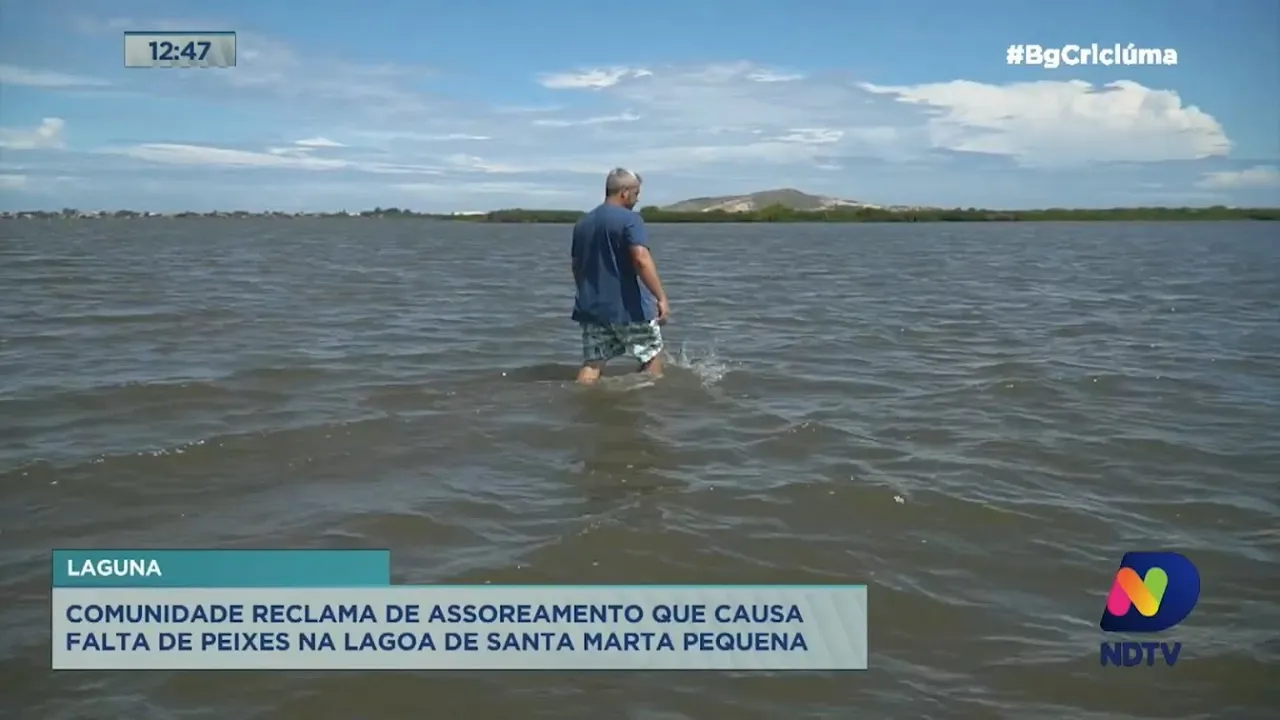 Comunidade reclama de assoreamento que prejudica pesca na lagoa de Santa Marta Pequena em Laguna