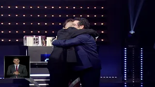 دموع الروائي عصام يوسف بعد مفاجآة المخرج الكبير ميلاد أبي رعد وفريق العباقرة 