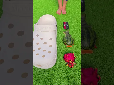 Super cool giant white slides 👀🦶 Super cute coconut-shaped slippers 🌴🥥🌴 #love #trending #slippers