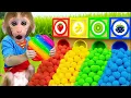 Download Lagu Monyet Bon Bon Imut makan es krim pelangi bersama teman sapi dan mandi di bak mandi busa