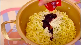 بنت بريئهٓ تنقل لمدرسه جديده ويصير اكثر شاب صايـ ع ووسيم ولد جارهم🫣🩷