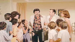 هو لسة فيه جوا هستيرية ضحك من سمير غانم ما شاف فريق الكورة اللي عنده مين دول الهكسوس 