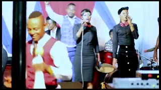 olola ukuboko live
