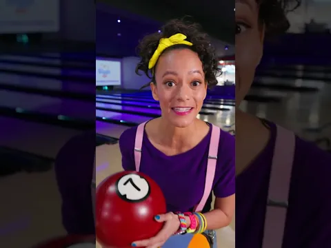 ¡Blippi descubre los secretos de la pista de boliche! 🎳 #Blippi #Boliche #AprenderJugando