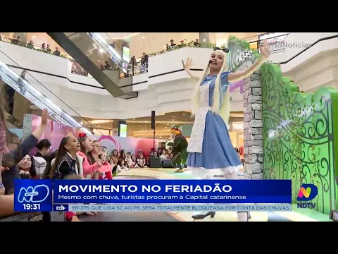 Movimento no feriadão: mesmo com chuva, turistas procuram a Capital catarinense