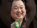 窮小夥拿出僅有的100塊買下被惡霸欺辱的美女乞丐，殊不知她竟是被拐的首富親孫女！恢復身分拿出千億黑卡聘請他當貼身保鏢，還想要以身相許給他生8個，從此人生開啟逆襲之路！