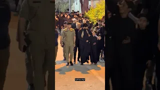 تواضع وحضور ملا مرتضى حرب في مجلس بالشارع 