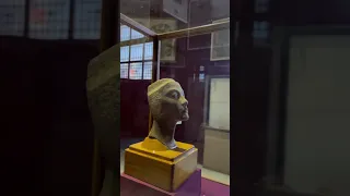 رأس الملكة نفرتيتي 