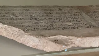 اللى يحب يسمع قصة سنوحى بالهيروغليفى 