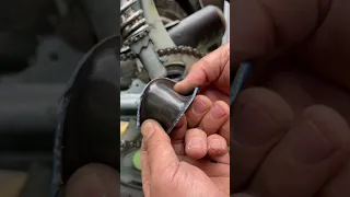 O truque da mangueira na corrente que surpreendeu os motociclistas