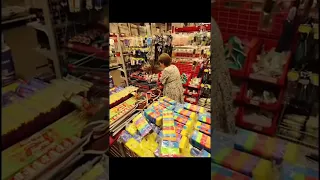 Metiendo Canastas En El Super🛒🛍️ (Parodia En Español) dygcqh1994 EN ESPAÑOL #shorts  #humor