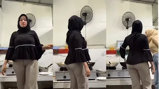 Download Bunda jilbab cantik masak pagi di dapur makan MP3