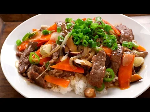 Beef and mushrooms stir-fried over rice (Soegogi-beoseot-deopbap: 쇠고기버섯덮밥)
