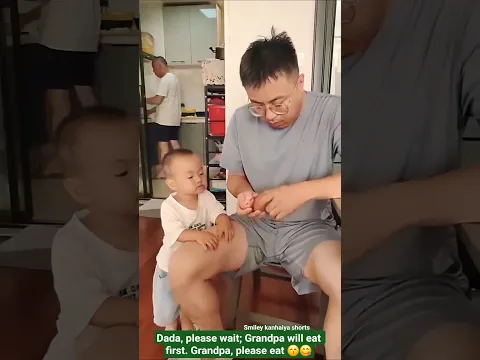 Dada give me this sweet potato; I want to feed it to Grandpa first.😙😋|