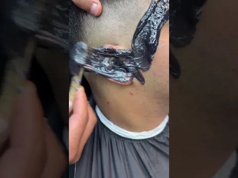 تنضيف الودان بالشمع 😂✂️ #funny #funnyvideo #fun #status #story #fun #fyp #fypシ #viral #viralvideo y
