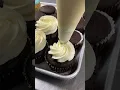 How to ice a cupcake