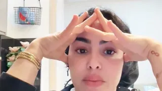 ويلي على شو ها دارت ليها مريم ضربت ساره بالموس 