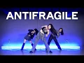 Download Lagu [MIRRORED] LE SSERAFIM(르세라핌) -  ANTIFRAGILE 3인 버전 | 3 members DANCE COVER | 안티프래질 안무 거울모드 커버댄스